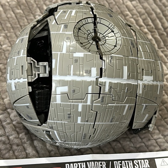 Transformers Star Wars Darth Vader / Death Star - Picture 2 of 5